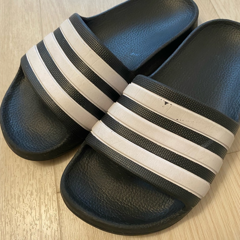 Adidas slides - Picture 4 of 6